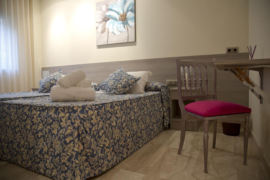 La Font Del Roc Hotel Coma-ruga Habitación foto