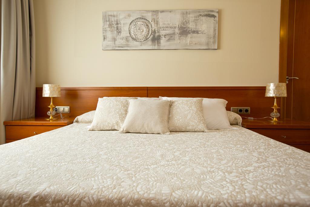 La Font Del Roc Hotel Coma-ruga Habitación foto